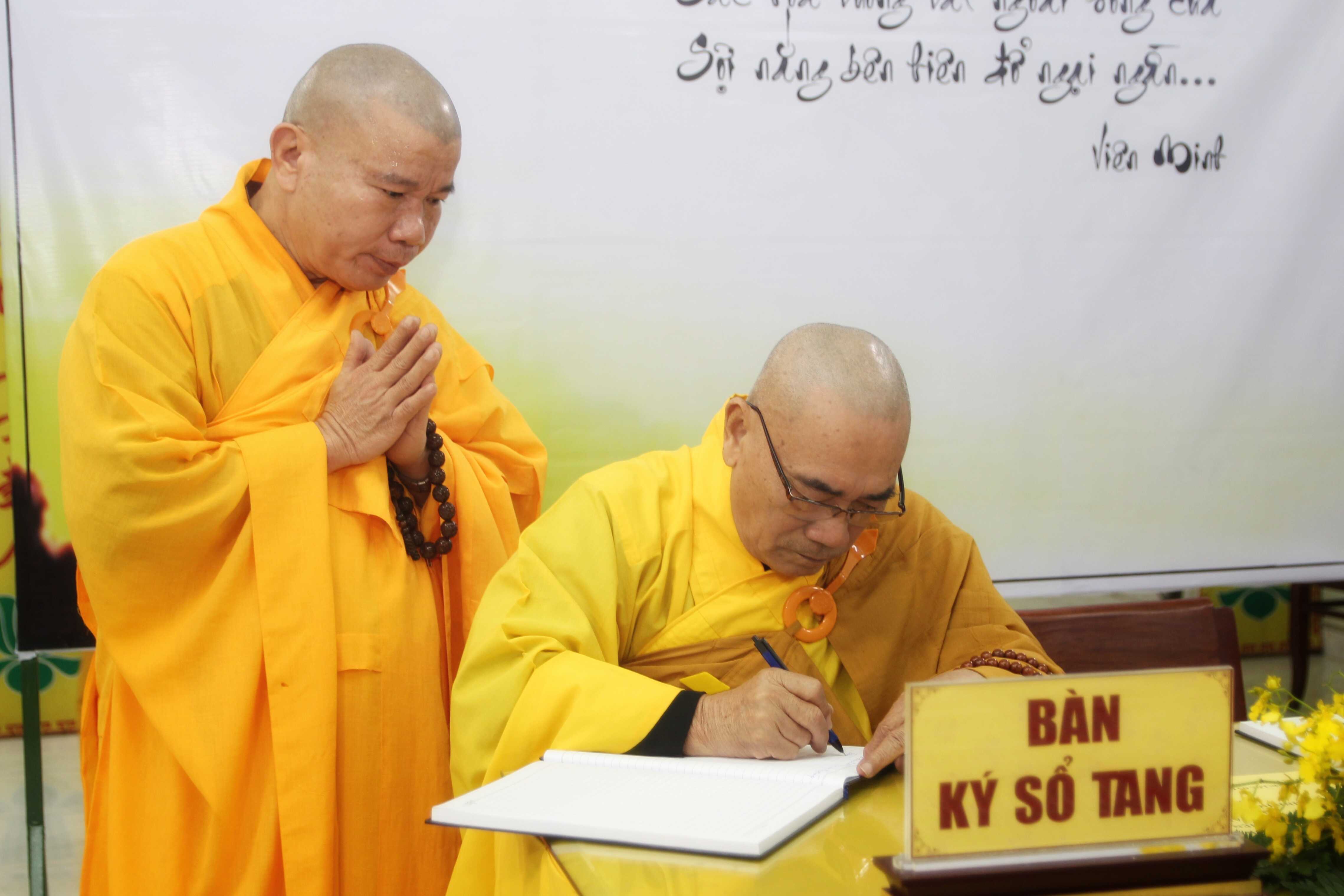 TIỂU SỬ HÒA THƯỢNG THÍCH MINH TUẤN (1959-2025)