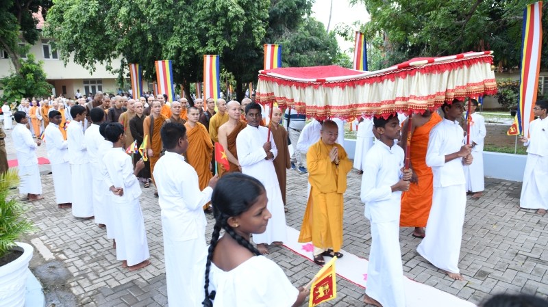 TT. Thích Nhật Từ nhận “Giải thưởng Hiền sĩ về Diệu pháp và Triết học” tại Sri Lanka