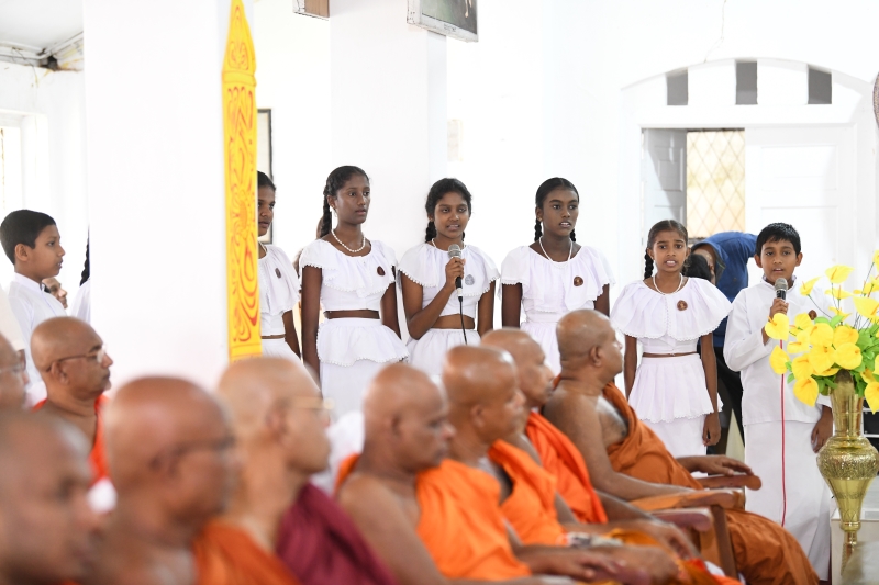 TT. Thích Nhật Từ nhận “Giải thưởng Hiền sĩ về Diệu pháp và Triết học” tại Sri Lanka