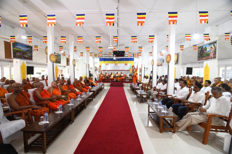 TT. Thích Nhật Từ nhận “Giải thưởng Hiền sĩ về Diệu pháp và Triết học” tại Sri Lanka
