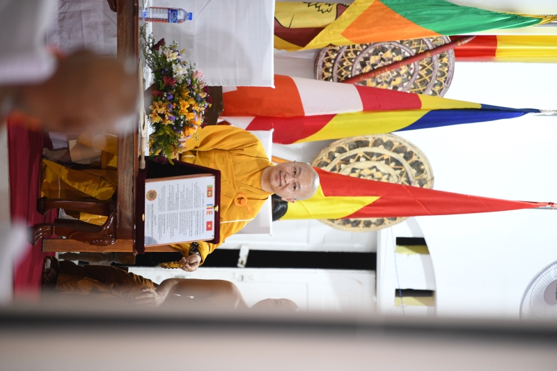 TT. Thích Nhật Từ nhận “Giải thưởng Hiền sĩ về Diệu pháp và Triết học” tại Sri Lanka