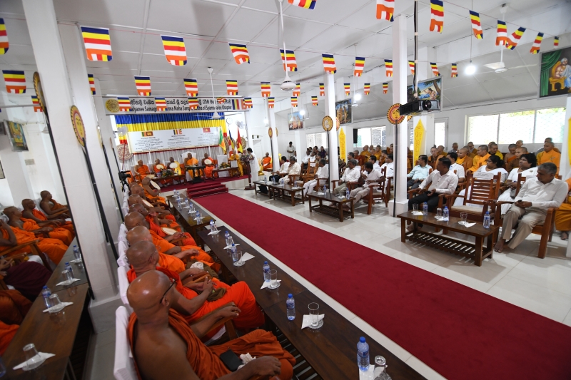 TT. Thích Nhật Từ nhận “Giải thưởng Hiền sĩ về Diệu pháp và Triết học” tại Sri Lanka