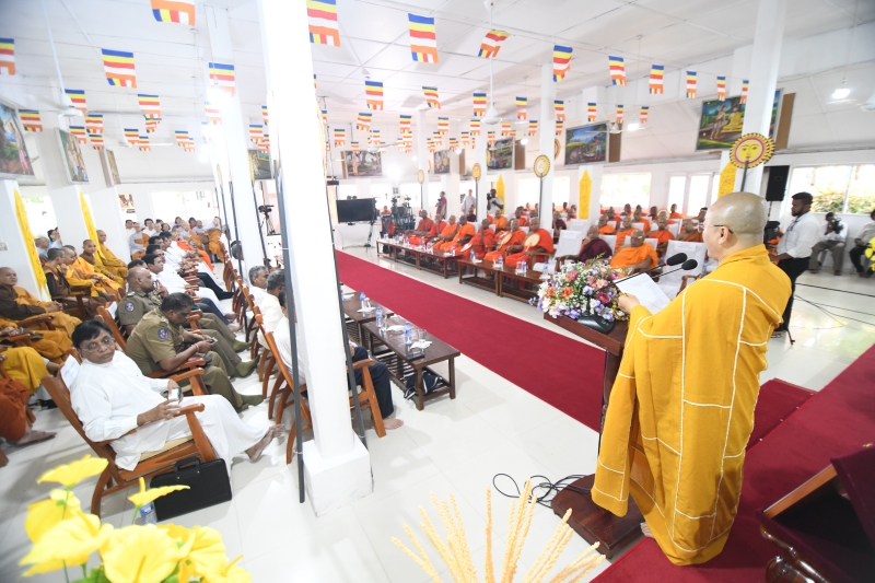 TT. Thích Nhật Từ nhận “Giải thưởng Hiền sĩ về Diệu pháp và Triết học” tại Sri Lanka