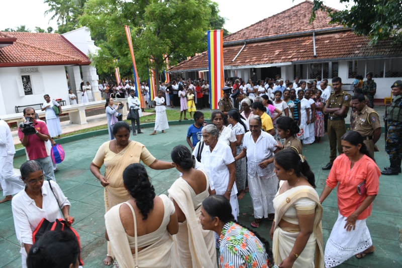 TT. Thích Nhật Từ nhận “Giải thưởng Hiền sĩ về Diệu pháp và Triết học” tại Sri Lanka
