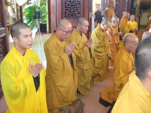 Chùm ảnh : Ban Hoằng pháp TW tưởng niệm cố HT. Thiện Hoa - HT. Thiện Hòa