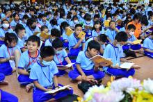 Cho con cái đi chùa tu học để hoàn thiện nhân cách trẻ thơ