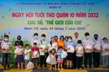 Quỹ Đạo Phật Ngày Nay trao tặng 157 phần quà cho trẻ em tại quận 10