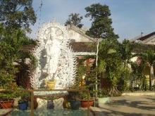 Chùa Chúc Thọ (chùa ông Huồng) do Thủ Huồng xuất tiền bạc xây dựng