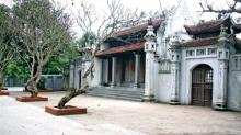 Khung cảnh thanh vắng trước tam quan chùa Bà Đanh - Ảnh: Binh Nguyên