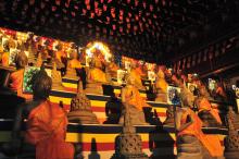 Vesak thiêng liêng!