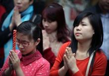 Văn hóa đi chùa của người trẻ: “Đi chùa đúng pháp, được phước”
