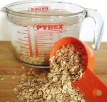 Dùng sữa yến mạch (oat milk) làm giảm lượng mỡ và cholesterol xấu trong máu