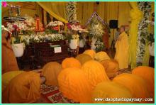 Chùm ảnh: Các phái đoàn viếng Giác linh ĐLHT. Thích Trí Tịnh buổi sáng ngày 02-04-2014