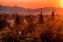 Myanmar: Chùm ảnh Ngôi Cổ tự Shwesantaw đầy quyến rũ khi ánh bình minh tỏa rạng