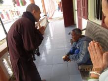 Thái Bình: Chùa Từ Xuyên thăm hỏi, tặng quà bệnh nhân