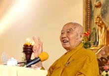 Sống với hai chữ “tùy duyên”