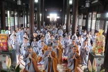 Quan Âm Tu Viện cúng dường các trường hạ