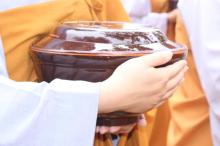 Bình Dương: Nét đẹp sớt bát mùa an cư