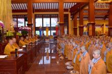 Giới tử Tỳ-kheo-ni cầu Chánh pháp với Đại Tăng