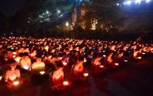 Lung linh đêm hoa đăng khóa tu “Sống không hối tiếc ’’tại Phú Thọ