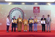 TT. Thích Nhật Từ nhận "Bằng khen cống hiến nội dung kỷ lục" của liên minh Kỷ lục Thế giới