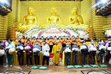 Vu Lan Ấm Áp: Quỹ ĐPNN Trao Tặng 300 Phần Quà Cho Người Có Hoàn Cảnh Khó Khăn