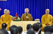 TT. Nhật Từ trao đổi với hơn 500 bác sĩ, y tá bệnh viện Nguyễn Tri Phương về “Quan niệm Phật giáo về y đức”