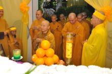 TT. Nhật Từ cùng Tăng đoàn viếng tang NT. Thích Nữ Huệ Giác