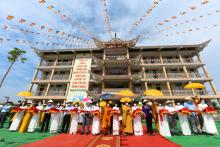Lễ khánh thành tòa Tăng xá chùa Quan Âm Đông Hải, nơi làm khu cách ly điều trị Covid-19 của thị xã Vĩnh Châu, tỉnh Sóc Trăng