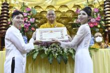 Chú rể Minh Tiến (PD. Minh Dũng) và cô dâu Ngân Trinh mở cửa hôn nhân từ lễ hằng thuận
