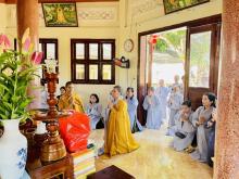 Ban TTXH Phật giáo Ninh Hòa cúng dường trường hạ