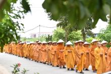 Xin Mời Bộ Hành Theo Dòng Kinh Phật