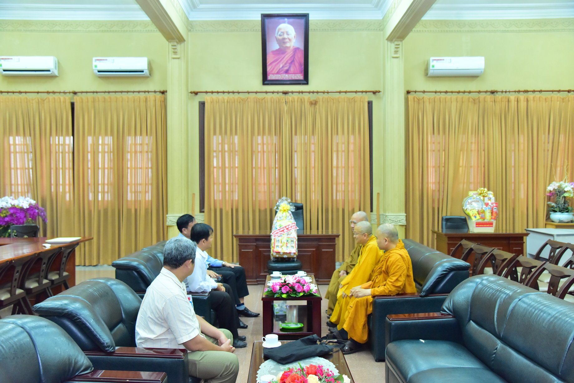 Ban Tôn giáo TP.HCM thăm chúc tết Học viện Phật giáo Việt Nam tại TP.HCM và Viện Nghiên cứu Phật học Việt Nam