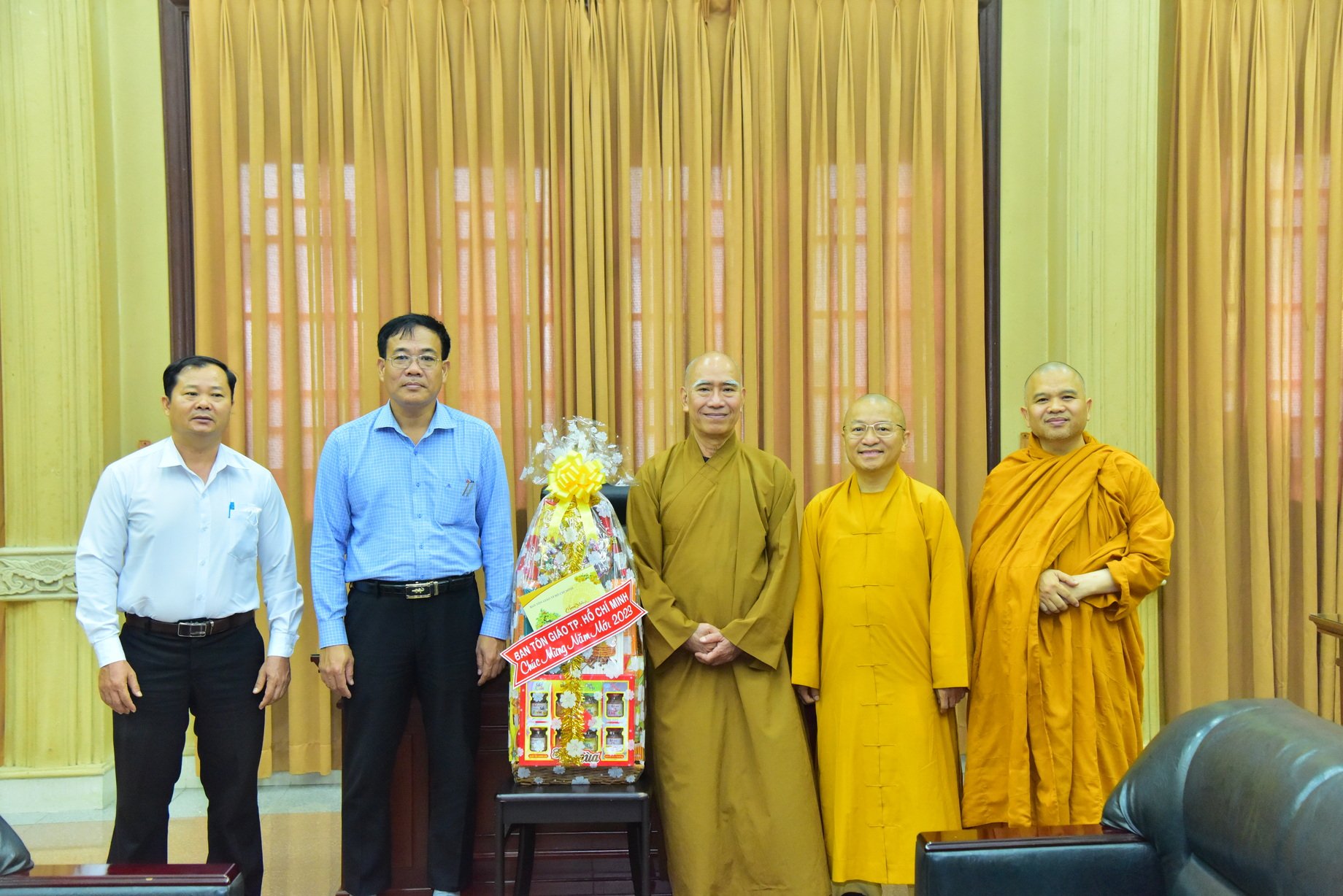 Ban Tôn giáo TP.HCM thăm chúc tết Học viện Phật giáo Việt Nam tại TP.HCM và Viện Nghiên cứu Phật học Việt Nam
